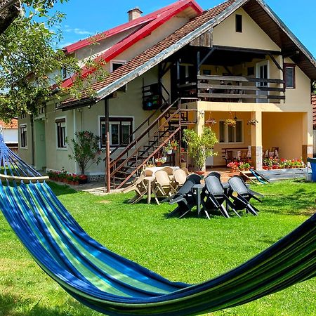 Hotel Casa Popa à Cîrţişoara Extérieur photo