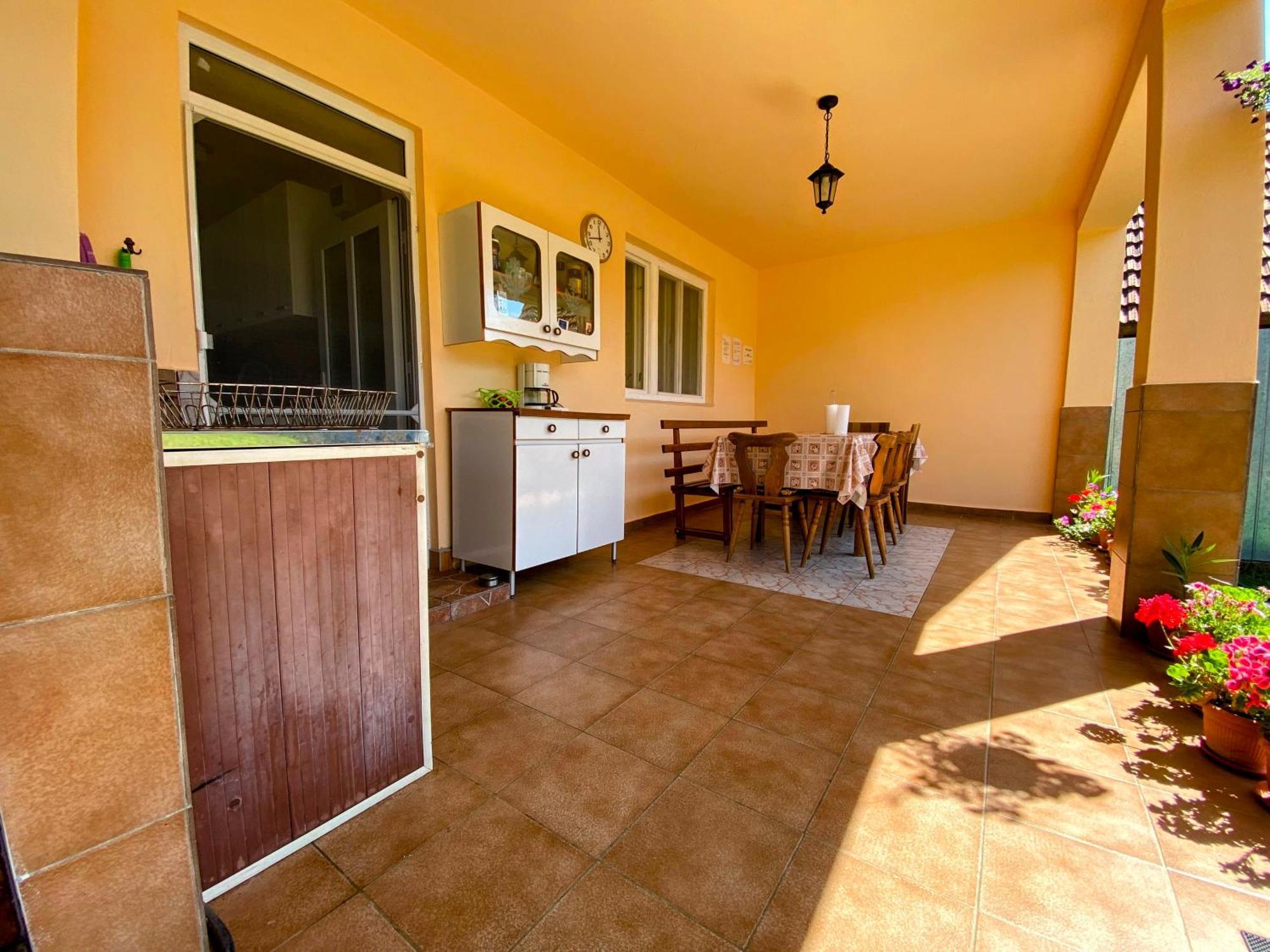 Hotel Casa Popa à Cîrţişoara Extérieur photo