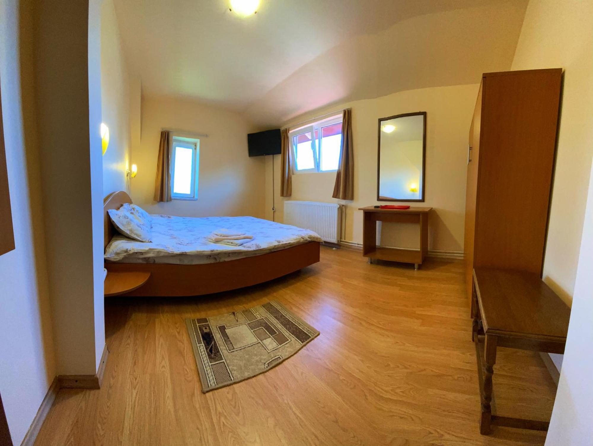 Hotel Casa Popa à Cîrţişoara Extérieur photo