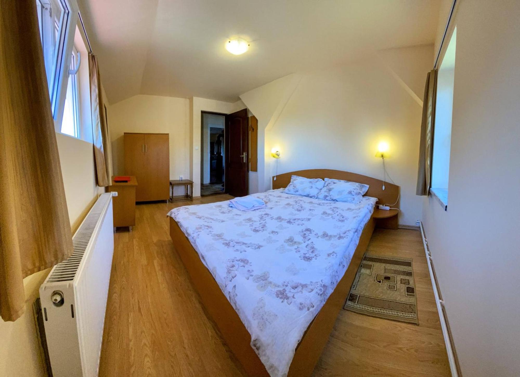 Hotel Casa Popa à Cîrţişoara Extérieur photo