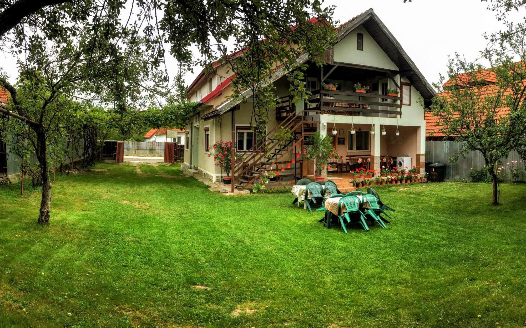 Hotel Casa Popa à Cîrţişoara Extérieur photo