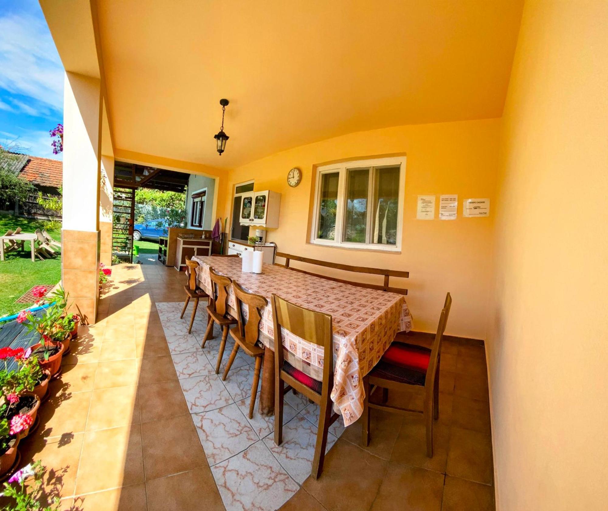 Hotel Casa Popa à Cîrţişoara Extérieur photo